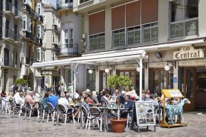 Málagas eldste kaffebar blir til svensk pub