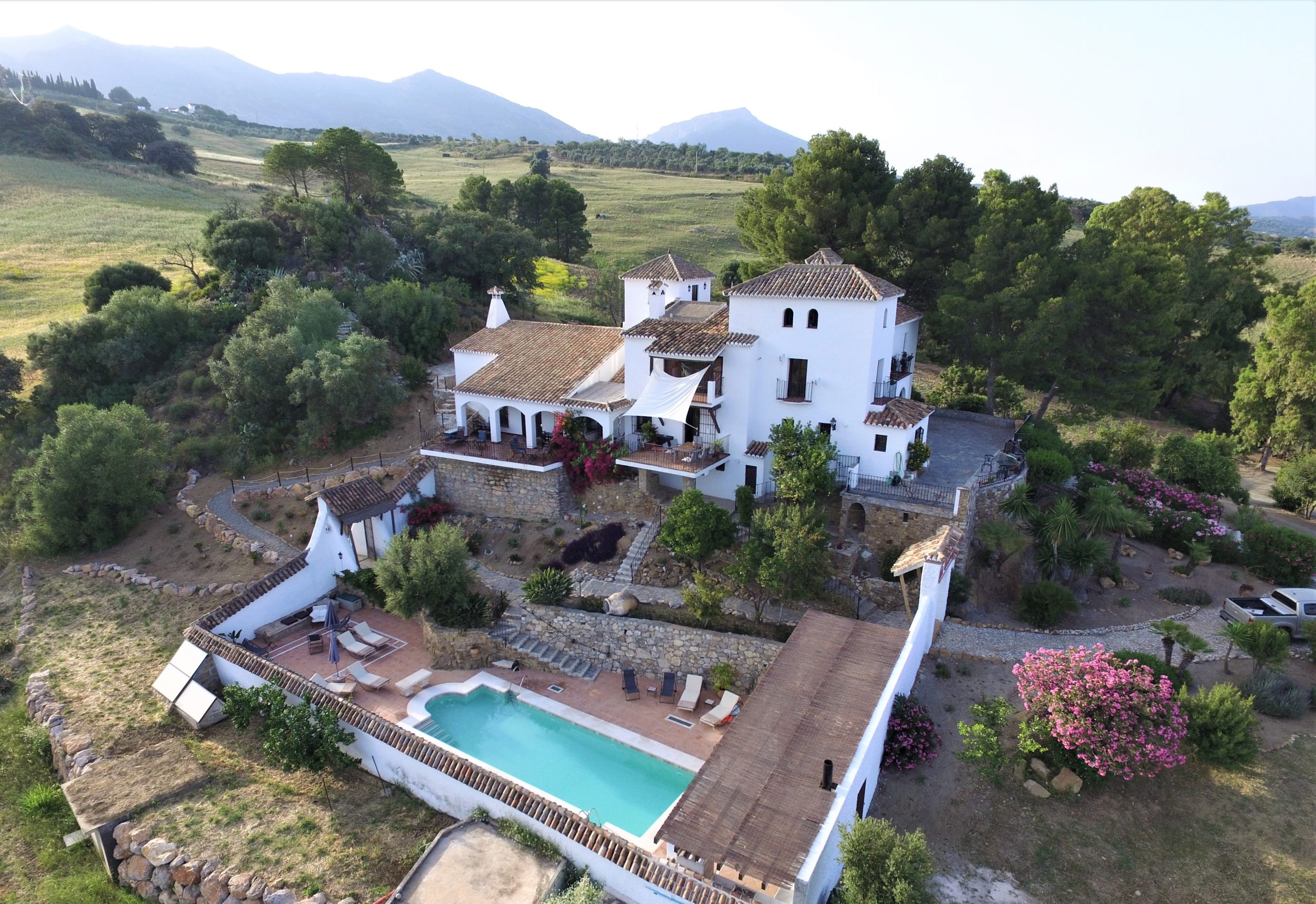 EN TUR TIL LA URRACA andalusisk herregård med norsk vertskap Det