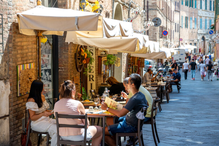 Florence,,Tuscany-italy,-,08-24-2020:,A,Restaurant,In,A,Pedestrian,Street