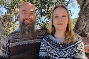 Møt Rebecca og Raymond – Spanias eneste, vaskeekte norske økologiske olivendyrkere