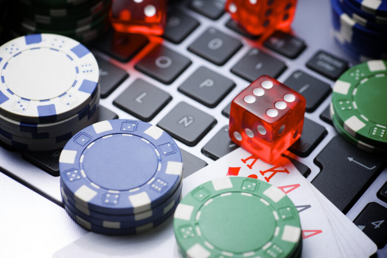 10 typer casinobonuser du kan kose deg med i 2024