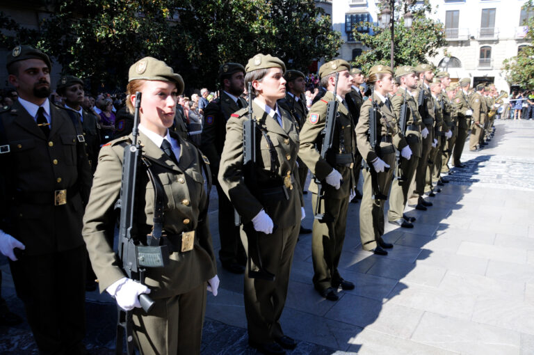 Flere kvinner vil i militæret