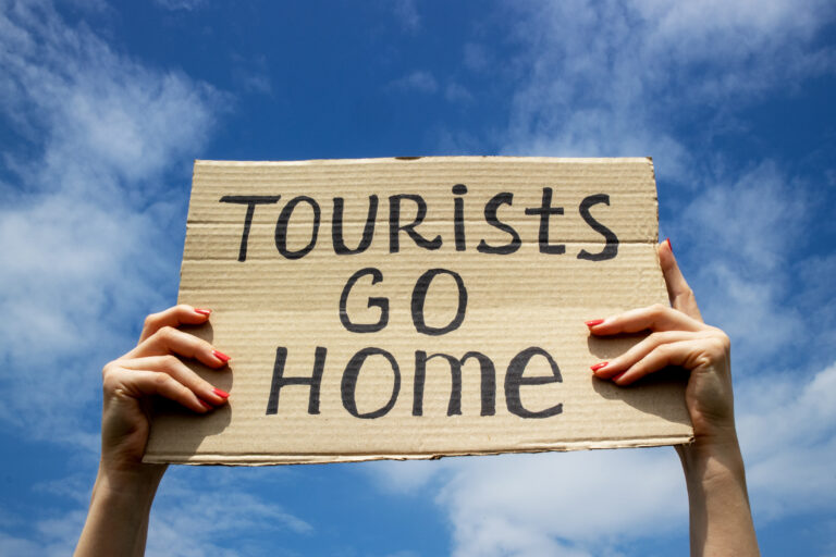 Costa del Sol kjemper mot ‘turistfobi’