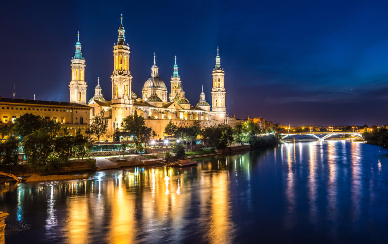 Great,Evening,View,Of,The,Pilar,Cathedral,In,Zaragoza,,Spain