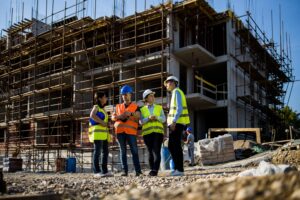 Byggebransjen mangler 10 000 arbeidere