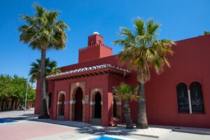 Renoveringen av Castillo El Bil-Bil starter