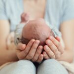 Selger babyen sin for 3000 euro