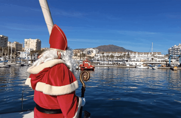 San Nicolás besøker Esteponas småbåthavn
