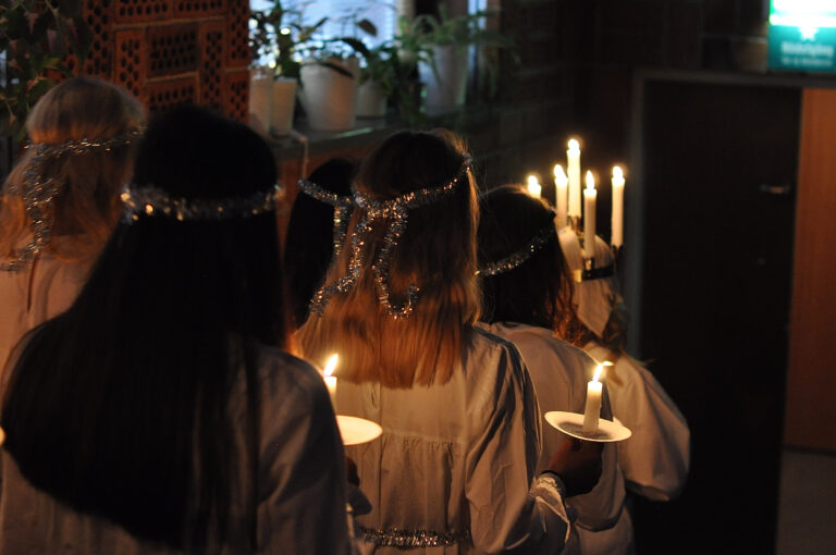 Stemningsfullt Lucia-tog i Marbellas gamleby på lørdag