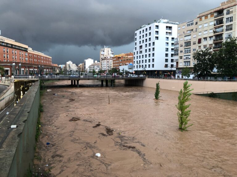 Omfattende skader i flere kommuner etter storm